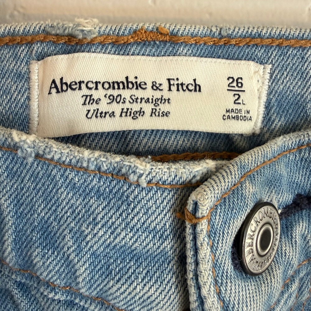 Abercrombie & Fitch 90s Straight Ultra High Rise Denim Jeans Light Blue 26 2L - Picture 8 of 12